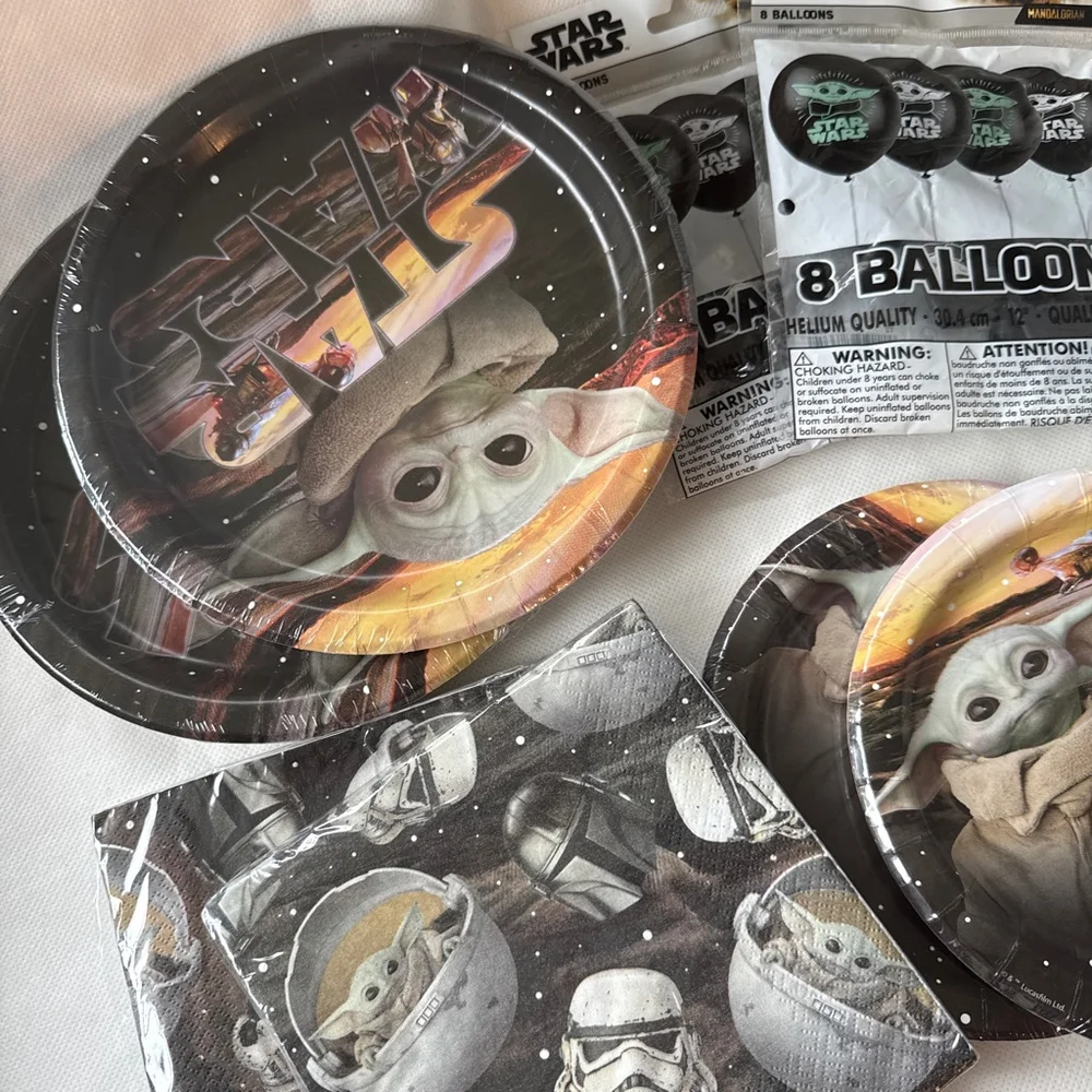 NWT Star Wars Mandalorian Yoda Party Supplies set of 8